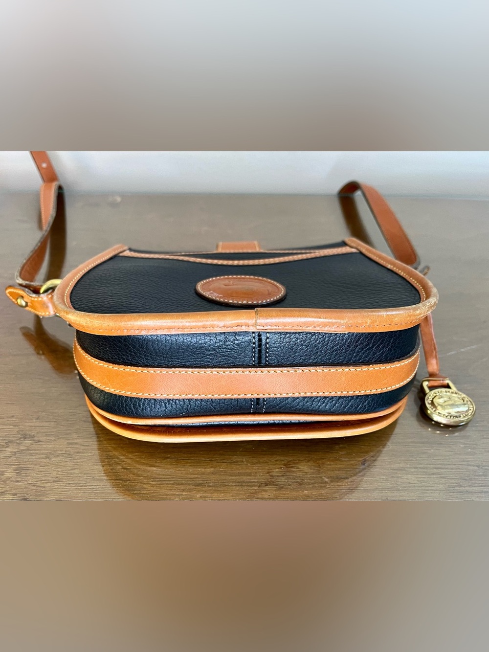 Vintage Dooney & Bourke Pebbled Leather Equestrian Crossbody Bag Black/Brown - Picture 9 of 17